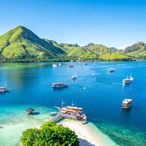 Sailing trip komodo