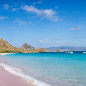 Wisata Pantai Pink Lombok