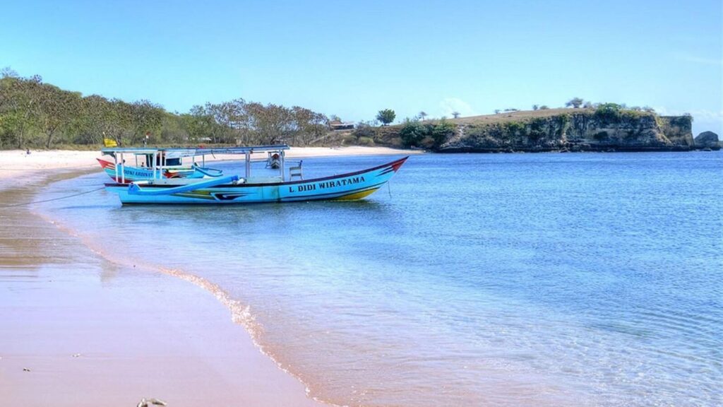 pink beach lombok