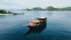 Best Time to Go on a Labuan Bajo Sailing Trip: A Month-by-Month Guide