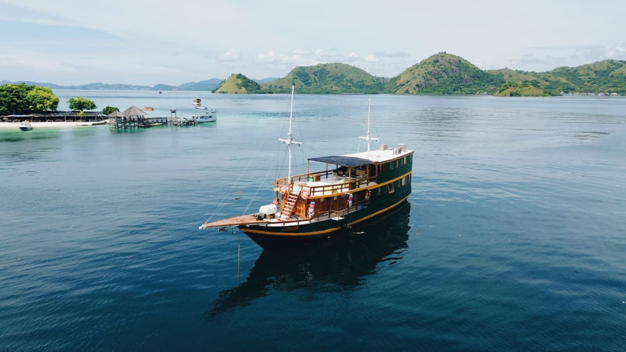 Best Time to Go on a Labuan Bajo Sailing Trip: 2026 Guide
